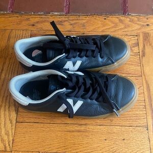 New Balance 210 Black ( used)